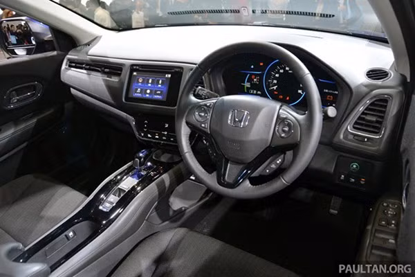 Tại Indonesia, Honda HR-V có 2 phiên bản máy xăng 1.5 và 1.8 lít. Hiện chưa rõ khi nào HR-V sẽ có mặt tại Việt Nam.