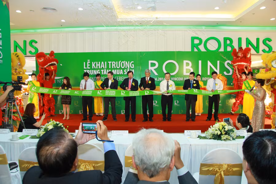 Lễ khai trương trung tâm mua sắm Robins tại Royal City. Ảnh: Robins.vn.