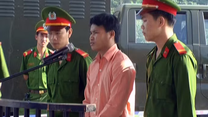 Kẻ đánh chết cha ruột lãnh 14 năm tù.