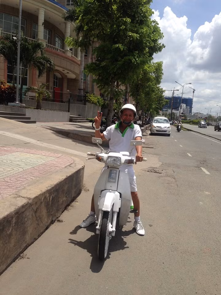 Chân dung "bạch công tử".