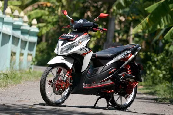 Mẫu độ này mang phong cách rất Việt Nam với cặp mâm nhìn có vẻ giống giống mâm Daytona.
