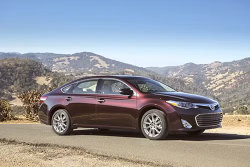 Toyota Avalon hybrid thanh lịch, sang trọng.