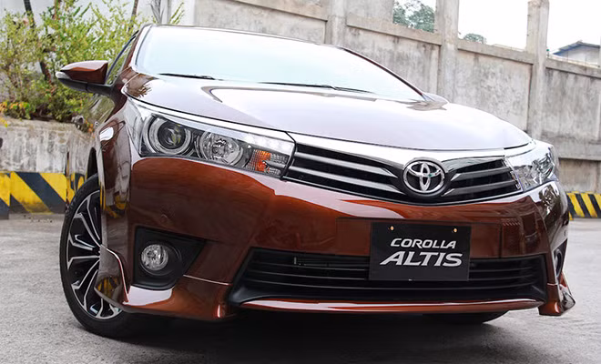 Toyota Corolla Altis mới vừa ra mắt tại Việt Nam.