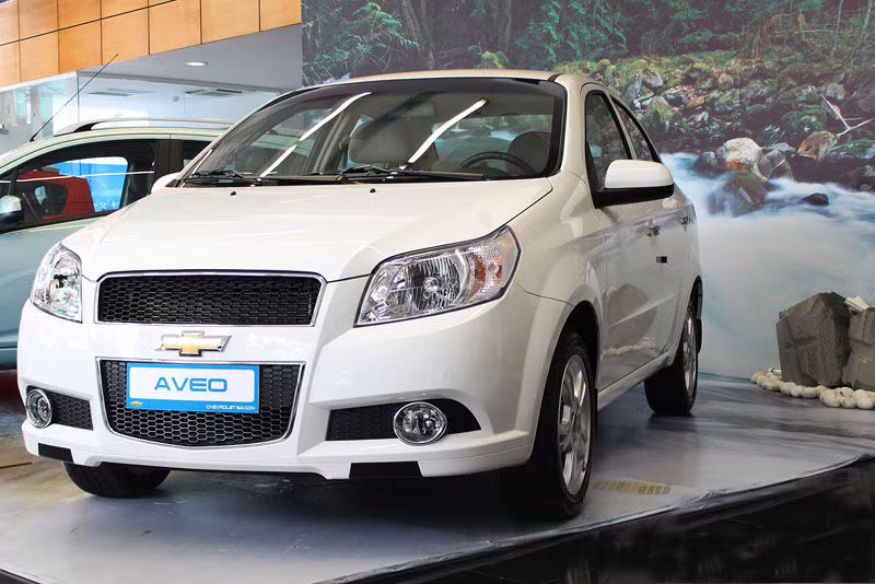 Chevrolet Aveo là điểm sáng của mẫu xe "có thương hiệu" trang bị hộp số tự động nằm trong phân khúc xe sedan dưới 500 triệu đồng tại Việt Nam ra mắt vào 2013.