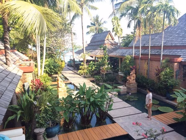 Trong chuyến đi lần này, vợ chồng Thu Minh đã mạnh tay thuê nguyên một khu vực riêng biệt tại khu nghỉ dưỡng để nghỉ ngơi và tránh những tiếp xúc ồn ào bên ngoài.