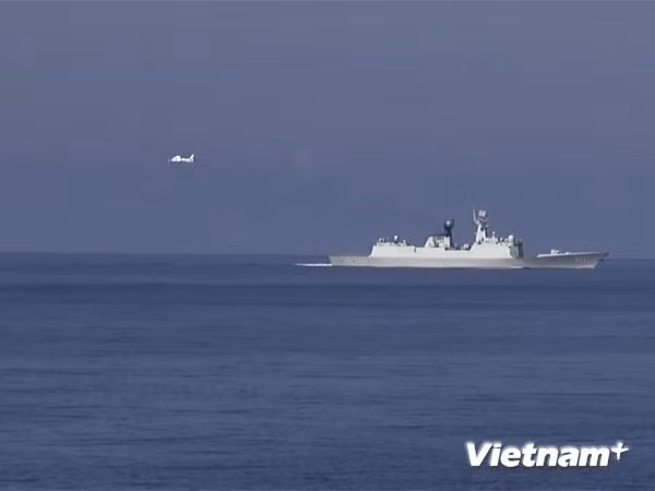 Cận cảnh tàu và máy bay Trung Quốc xâm phạm chủ quyền Việt Nam. Ảnh: Vietnamplus.