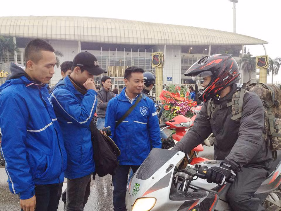 Với những gì một thời Suzuki FXR150 mang lại, dòng xe xứng đáng được các dân chơi nâng niu ưa chuộng. Đây là một trong những chiếc FXR150 còn sót lại ở Việt Nam và nó đã trở thành hàng hiếm, được nhiều người săn lùng. Việc sở hữu một chiếc xe như thế này và rong ruổi khắp các nẻo đường Việt Nam vẫn là niềm mơ ước của những tín đồ xe Suzuki. Ảnh: Hội đam mê Su FX.