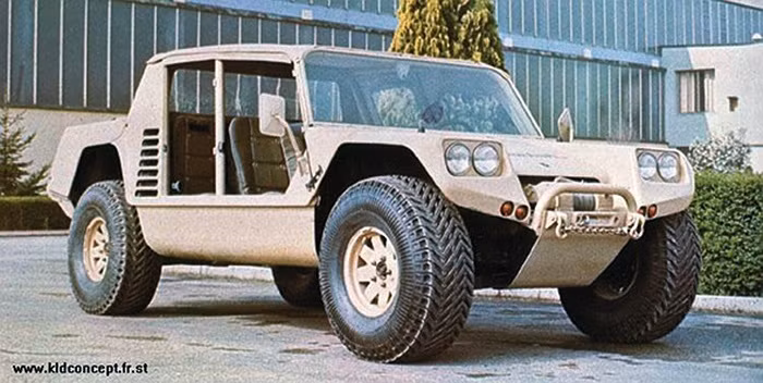 Lamborghini từng cố gắng bán cho quân đội Mỹ các mẫu Cheetah 5.9L V8. Thật không may, mẫu xe quân sự duy nhất mà họ từng thực hiện đã bị thất lạc trong sa mạc nơi thử nghiệm.