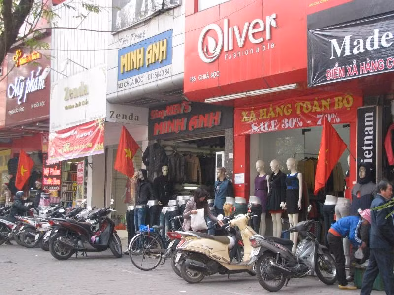 ... với mức giảm giá từ 30 - 70%.