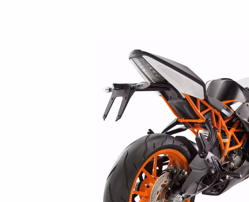 Về sức mạnh, KTM RC 125 2014 sở hữu khối động cơ xi-lanh đơn, 4 thì, làm mát bằng dung dịch và có dung tích 124.7 cc, sản sinh công suất tối đa 15 mã lực tại 9.500 vòng/phút và mô-men xoắn cực đại 9 lb-ft tại 8.000 vòng/phút. Tốc độ tối đa của xe được ước tính đạt mức 159 km/h.