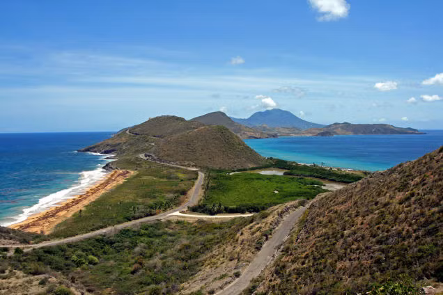 St. Kitts và Nevis: với mức thuế siêu cao, một chiếc Toyota Prius có giá 30.000 USD sẽ được bán tại nơi này với giá gấp 5-6 lần, tương đương 171.405 USD. Do đó các đảo xinh đẹp ở khu vực Caribe gần như là cơn ác mộng đối với các tín đồ mê xe.