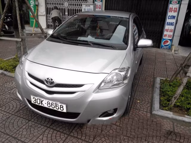 Toyota Vios 1.5 MT cũ của dân chơi Hà Nội đeo biển 8668.