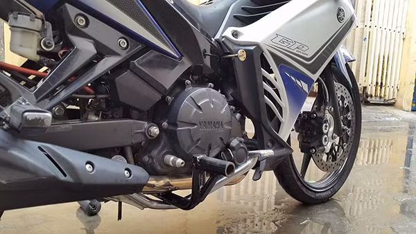 Để Stunt được những chiêu thức khó, đòi hỏi động cơ phải mạnh mẽ, chủ nhân chiếc xe đã độ "nội công" cho xe lên full 135.