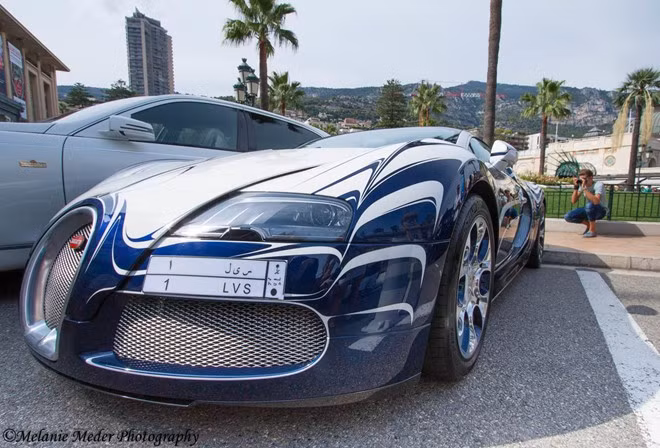 Mặc dù Bugatti đã tung ra rất nhiều phiên bản đặc biệt dựa trên siêu xe Veyron, nhưng L'Or Blanc vẫn là mẫu xe dễ nhận biết nhất.