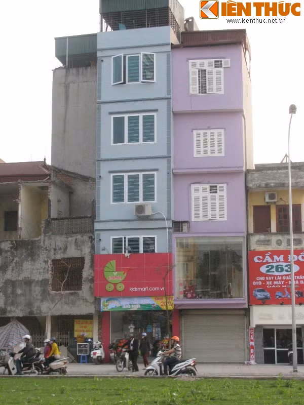 Nhà tím nhạt khang trang trên phố mới đoạn gần Nguyễn Lương Bằng.