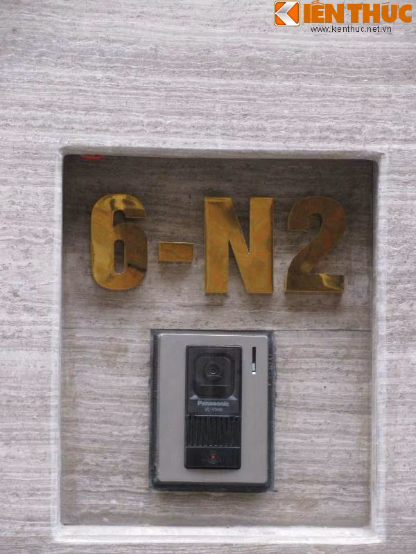 Gắn cùng camera.