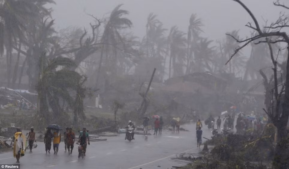 Bão Rosing (Angela) đổ bộ vào Philippines ngày 30/10 đến ngày 4/11/1995 khiến 882 người thiệt mạng.