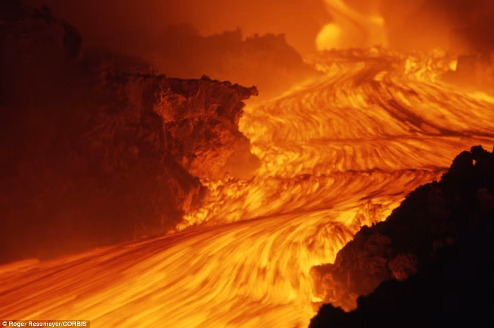 Theo các văn kiện cổ, năm 122 trước Công nguyên, núi Etna phun trào mãnh liệt, đổ hàng tấn tro bụi và nham thạch vào thị trấn Catania, hủy diệt nơi đây. Sau thảm họa, người dân trong thị trấn đã được miễn thuế trong 10 năm.