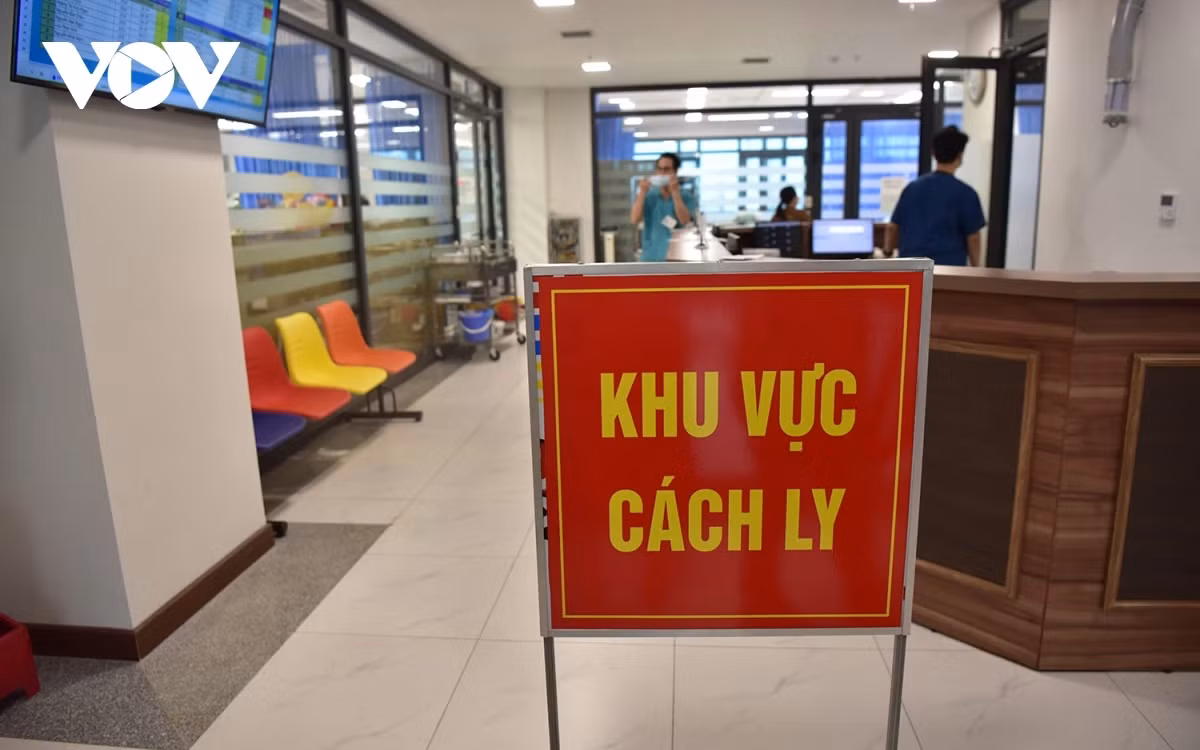 Theo bác sĩ Nguyễn Sỹ Đức, Khoa Nhiễm khuẩn, số ca mắc sởi chưa có dấu hiệu hạ nhiệt, Bệnh viện Nhi Hà Nội đã chủ động các kế hoạch, dự phòng khi số lượng bệnh nhân có xu hướng tăng lên. Hiện, bệnh viện đã thành lập các đơn vị riêng để điều trị nhóm bệnh nhân sởi; đồng thời, cũng có những phương án dự phòng và có thể mở rộng thêm nếu như nhu cầu bệnh nhân tăng lên.