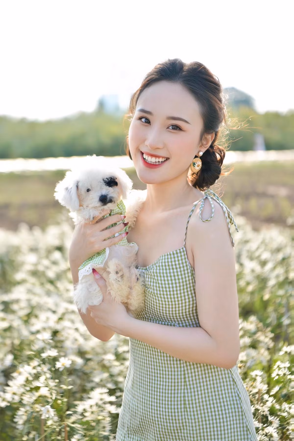 Con gai dien vien Tung Duong chia se ve vo sap cuoi cua bo