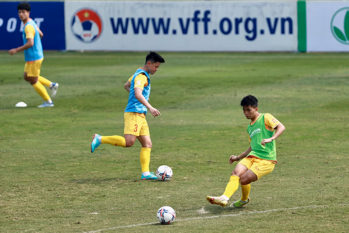 Trong tháng 3, U23 Việt Nam sẽ dần rút danh sách sau mỗi một đợt tập trung ngắn ngày. Tất cả cầu thủ đều nỗ lực thể hiện để được ở lại.