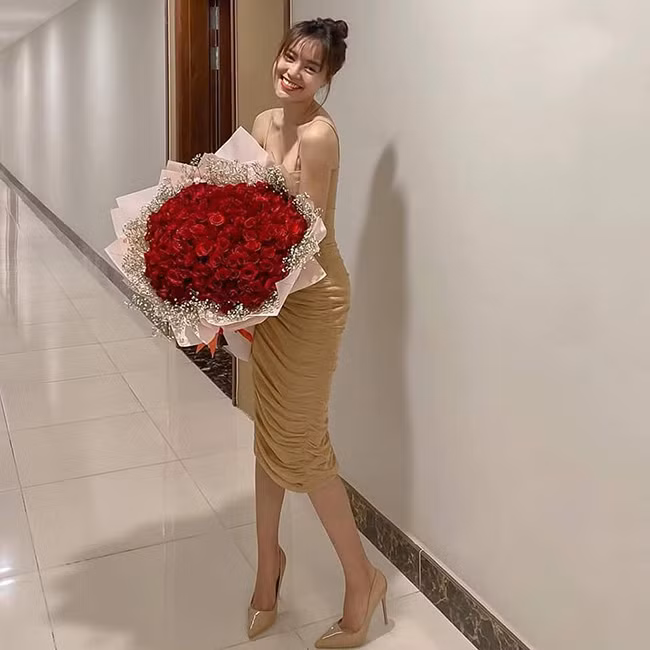 Ninh Duong Lan Ngoc lo anh bi chup len, mat moc chua chinh sua cung gay ngo ngang-Hinh-18