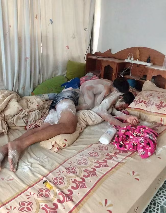 Trót ngủ quên khi trông con, ông bố nhận cái kết không thể đắng hơn - Hình 4 Trot ngu quen khi trong con, ong bo nhan cai ket khong the dang hon-Hinh-4