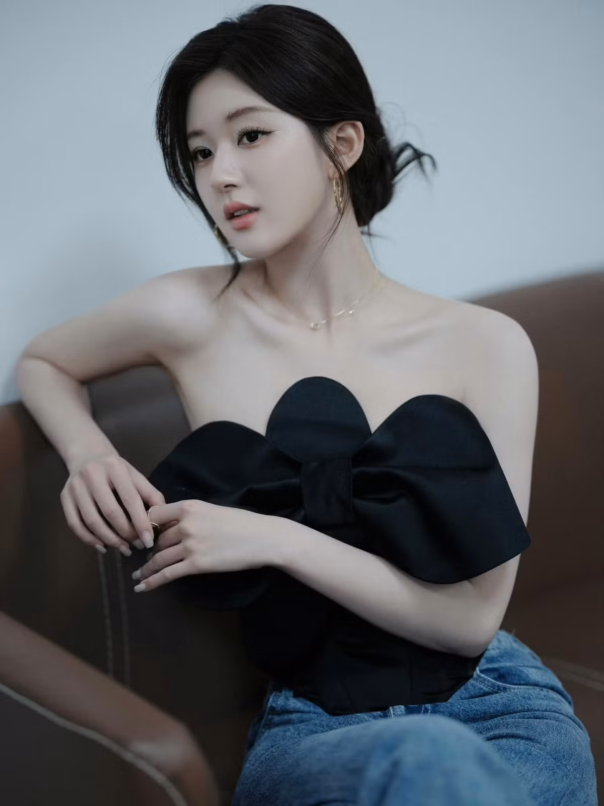 Nhiet Ba thua dau khi dong chung mot phim voi Trieu Lo Tu-Hinh-8