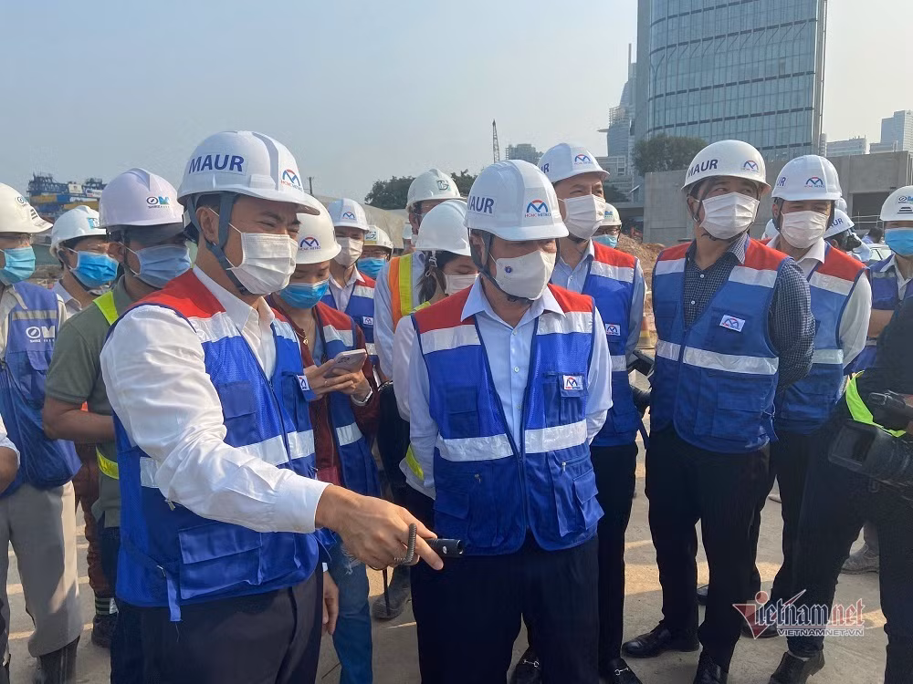 Chủ tịch TP HCM ra "tối hậu thư" về tiến độ vận hành metro số 1 Chu tich TP HCM ra