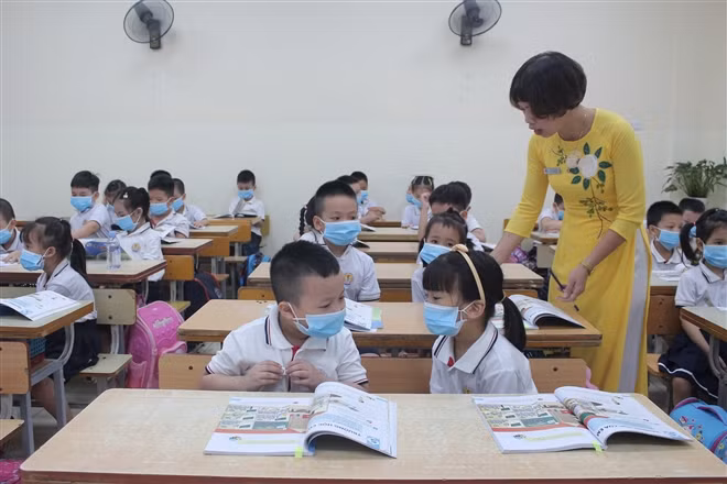 SGK lop 1 nhieu loi: Vi sao NXB Giao duc Viet Nam chua cong bo sua, hieu dinh?