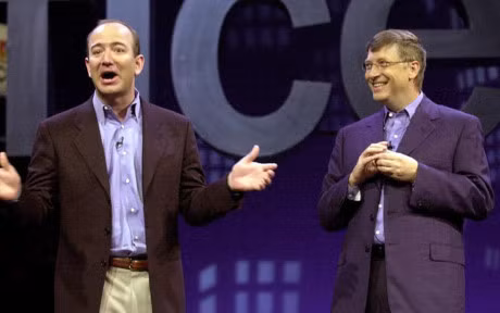 Theo thống kê của tạp chí Forbes, nhà đồng sáng lập hãng Microsoft - Bill Gates tiếp tục dẫn đầu danh sách những người giàu nhất hành tinh, theo sau là Jeff Bezos - ông chủ Amazon