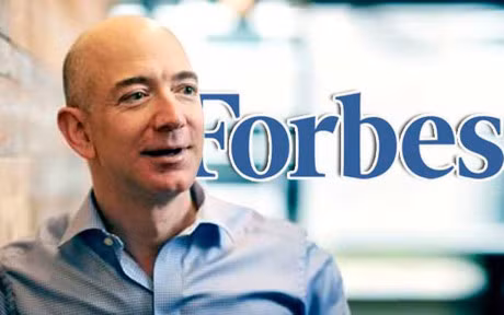 Tải sản của tỷ phú Jeff Bezos liên tục tăng và gần "đuổi kịp" Bill Gates trên bảng xếp hạng những người giàu nhất hành tinh của Forbes