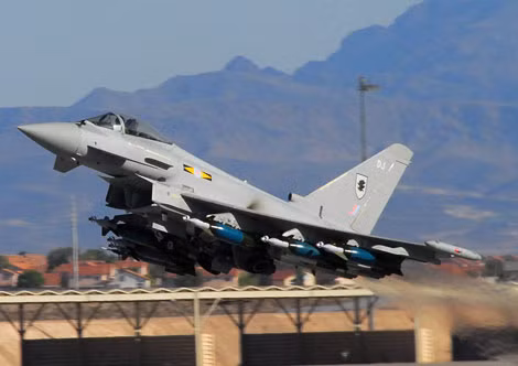 Trung Quốc cho rằng sức mạnh J-10C sẽ mạnh hơn nhiều so với Eurofighter Typhoon hay Rafale.