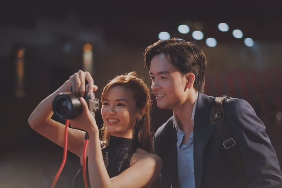 Anh Đào và Anh Tuấn cũng là cặp nghệ sĩ trẻ được khán giả chú ý. Nữ diễn viên thường xuyên chia sẻ những khoảnh khắc hạnh phúc bên bạn trai và nhắc tới anh trên trang cá nhân.