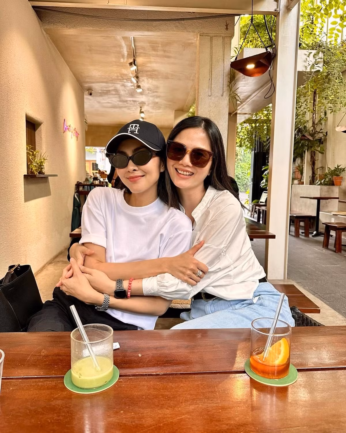 Nữ diễn viên "Bỗng dưng muốn khóc" làm giám đốc, hôn nhân viên mãn - Hình 4 Nu dien vien