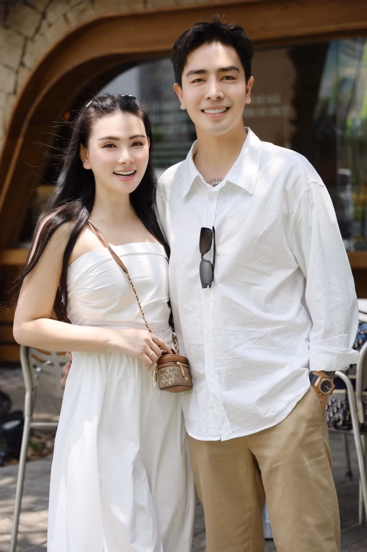 Thu Thuy sau ket hon lan 2: Len chuc CEO, vien man ben chong-Hinh-2
