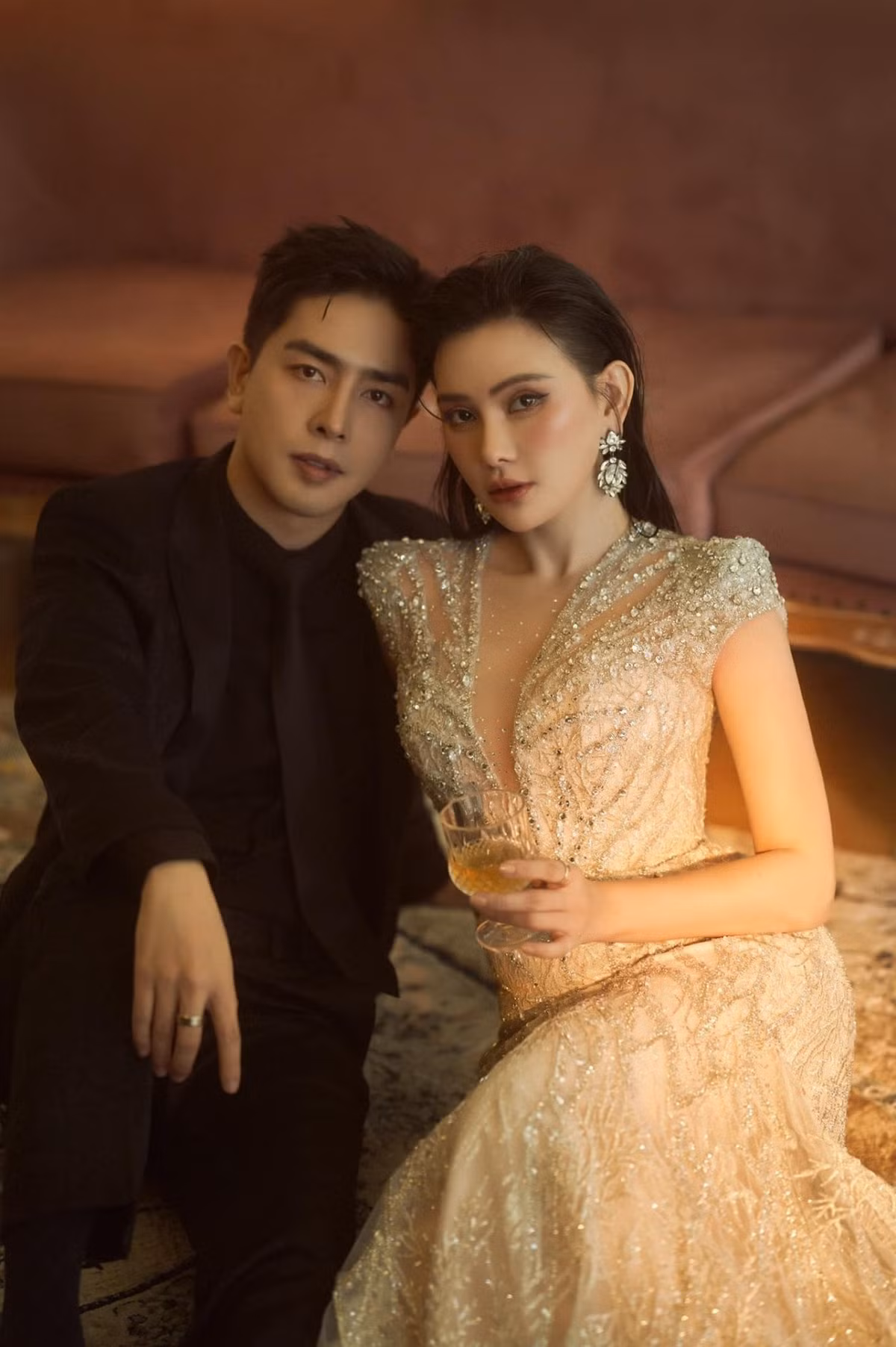 Thu Thuy sau ket hon lan 2: Len chuc CEO, vien man ben chong-Hinh-5