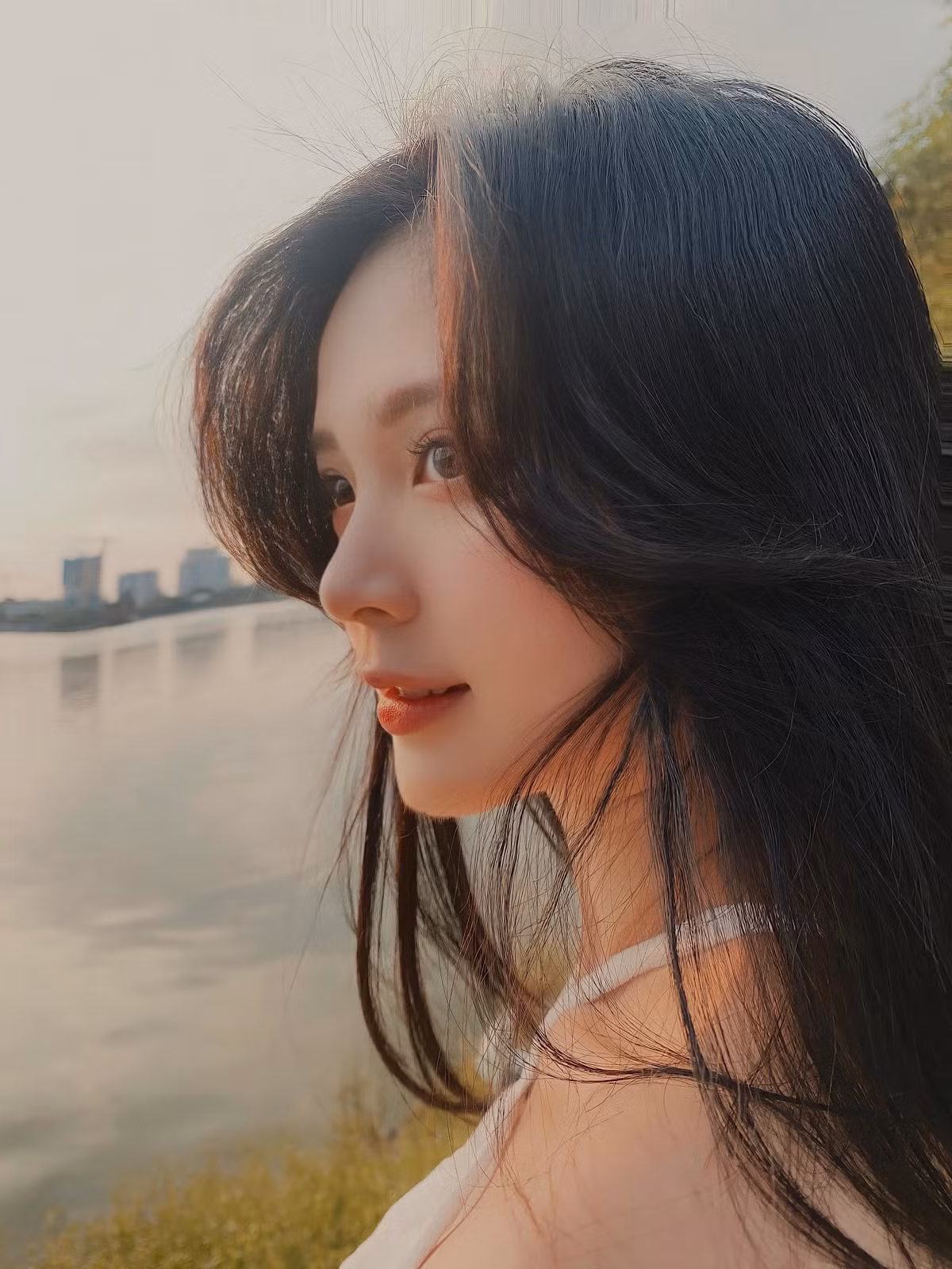 Hot girl Ngoc Huyen chia se gi ve vai dien trong 