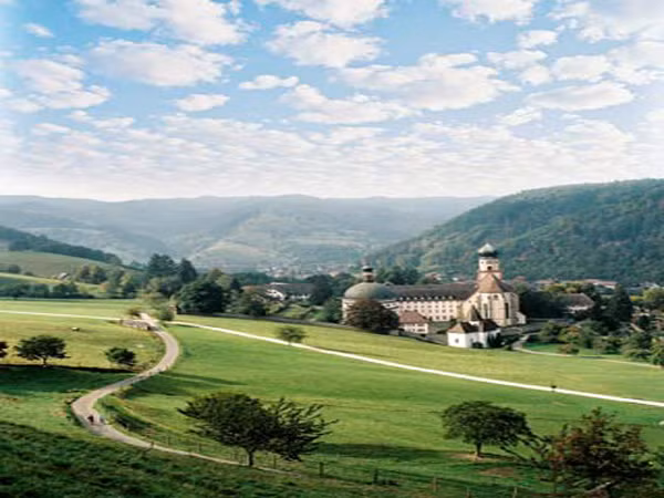 3. Làng Staufen ở Breisgau, Đức. Vùng đất này nằm ở bìa rừng Đen (Black), miền Nam nước Đức, là điểm đến cuối tuần lý tưởng để thưởng thức rượu vang cuối tuần.