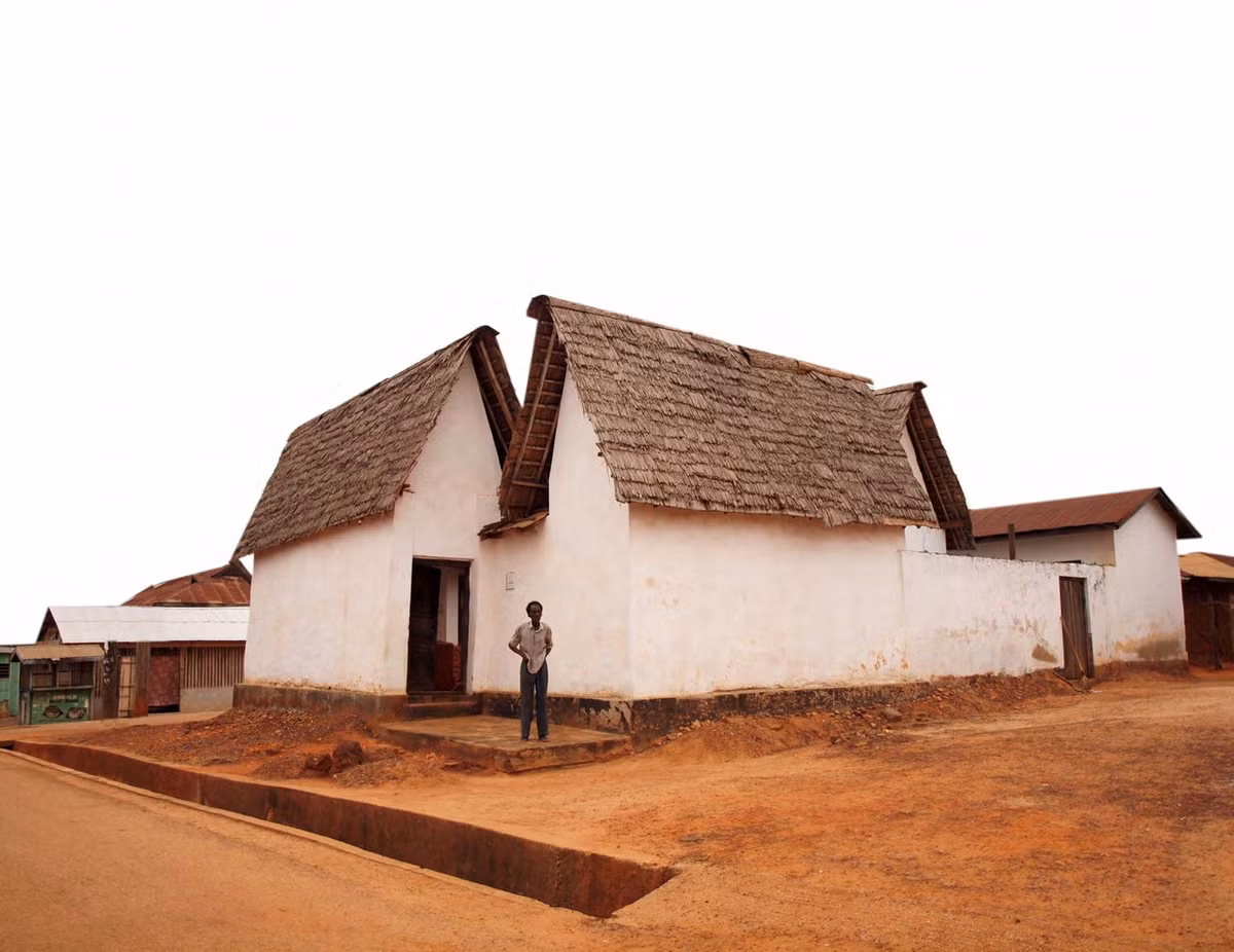 Nằm ở phía Đông Bắc thành phố Kumasi của đất nước Ghana, những ngôi nhà truyền thống Asante là chứng tích cuối cùng của văn hóa Asante, nền văn hóa thống lĩnh khu vực vào thế kỷ 18. Ảnh: World Monument Fund.