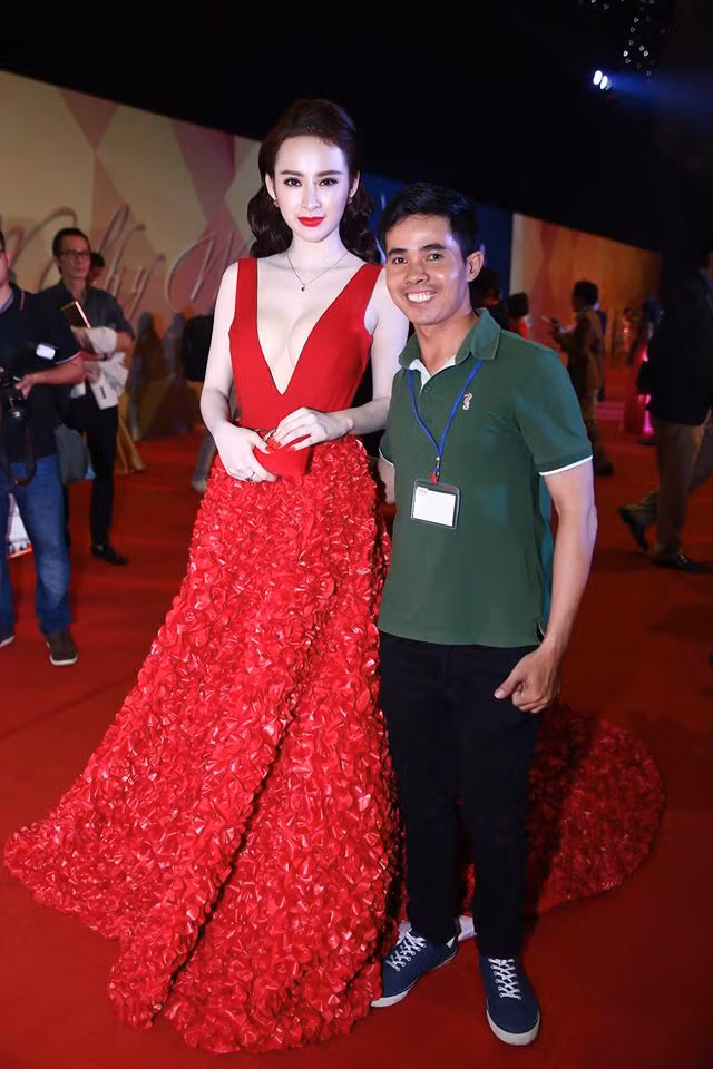Angela Phương Trinh và người quản lý cũ, Viết Ngọc.