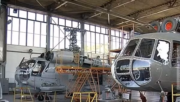 Chiếc Ka-28 sơn phù hiệu Không quân Nhân dân Việt Nam tại nhà máy Sevastopol.