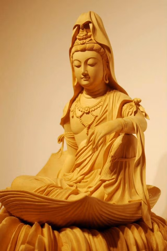 Quan Thế Âm Bồ Tát.
