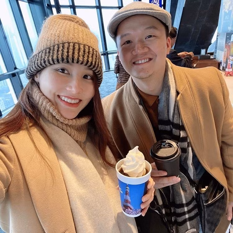 Cả hai thường xuyên có những chuyến du lịch dài ngày ở nước ngoài để hâm nóng tình cảm. Trong đợt dịch Covid-19 vào năm 2021, Diễm My từng chuyển đến sống chung nhà với Vinh Nguyễn. Cô chia sẻ bản thân cảm thấy ấm áp khi được quây quần cùng gia đình bạn trai. Mẹ của Vinh Nguyễn ủng hộ chuyện tình cảm của cả hai. Bà xem Diễm My như con gái và thường xuyên nấu nhiều món ăn ngon để chăm sóc cô.