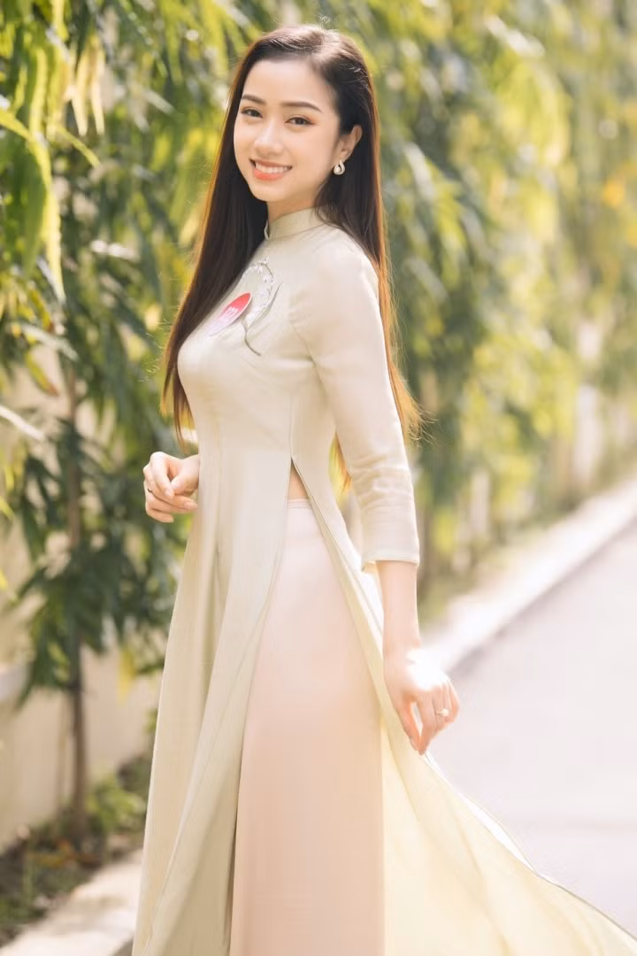 Điểm mạnh của Ngọc Mai là khả năng ngoại ngữ với điểm IELTS 8.0, giao tiếp bằng tiếng Tây Ban Nha lưu loát. Ngoài ra, cô còn có thể giao tiếp cơ bản tiếng Trung, tiếng Hàn.