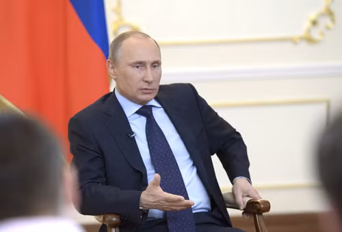 Tổng thống Putin nói chuyện trong buổi họp báo hôm 4/3.