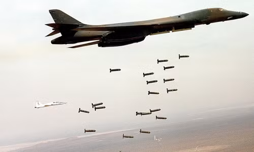 B-1B ném bom.