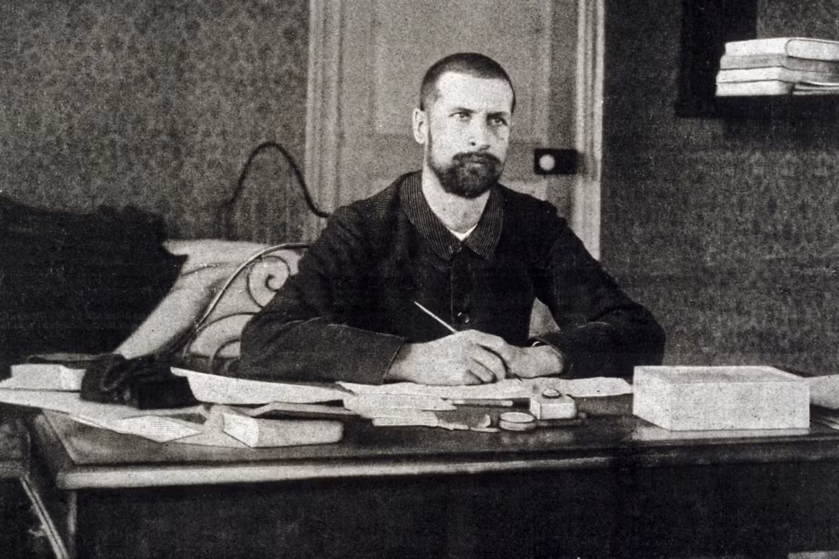 Phải đến cuối thế kỷ 19, nhà sinh vật học người Pháp Alexandre Yersin mới phát hiện ra mầm bệnh gây nên Cái Chết Đen. Các tiến bộ khoa học sau này cũng tìm ra cơ chế lây lan và cách chữa trị bệnh dịch hạch.