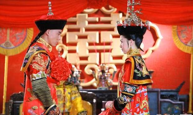 Mon an dac biet nao cua hoang hau trong dem dai hon cua hoang de?