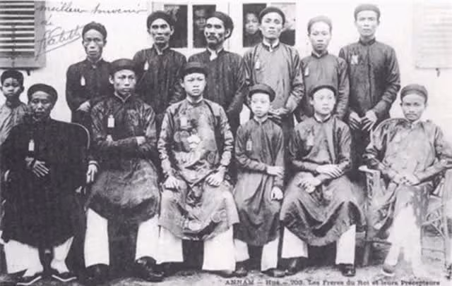 Nguoi thay cuoi cung day vua o Viet Nam, duoc chon vi...